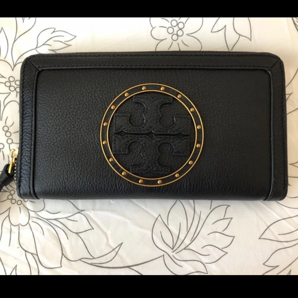 Tory Burch wallet